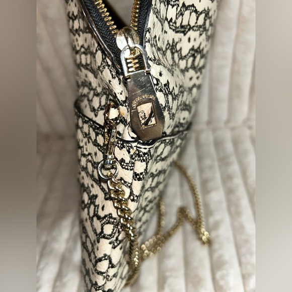 Henri Bendel Black and Cream Clutch with Chain Strap - Picture 9 of 10